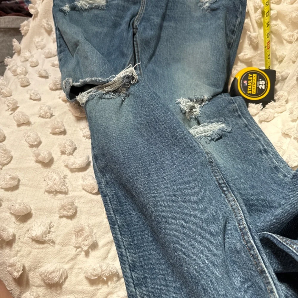 Levi’s - Picture 2 of 3